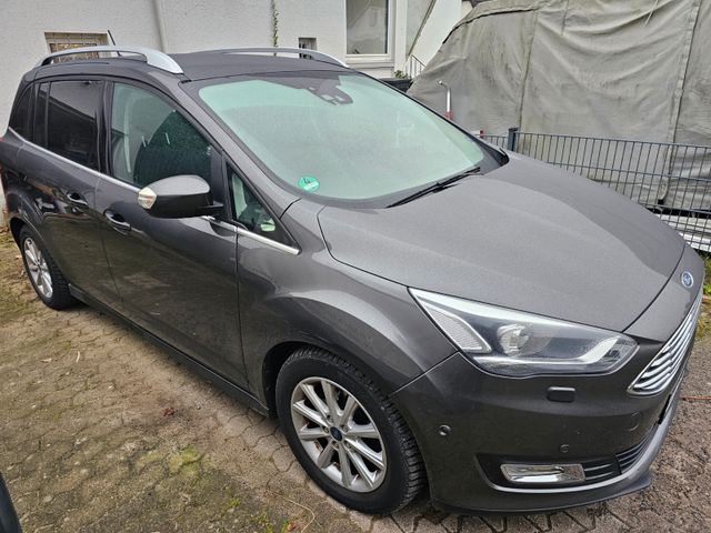 Ford Grand C-Max 2,0TDCi 110kW PowerShift Titaniu...