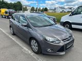 Ford Focus Turnier Titanium *LM*NAVI*SCHECKHEFT*AHK - Ford Focus aus 2012 mit Diesel-Antrieb: Kombi