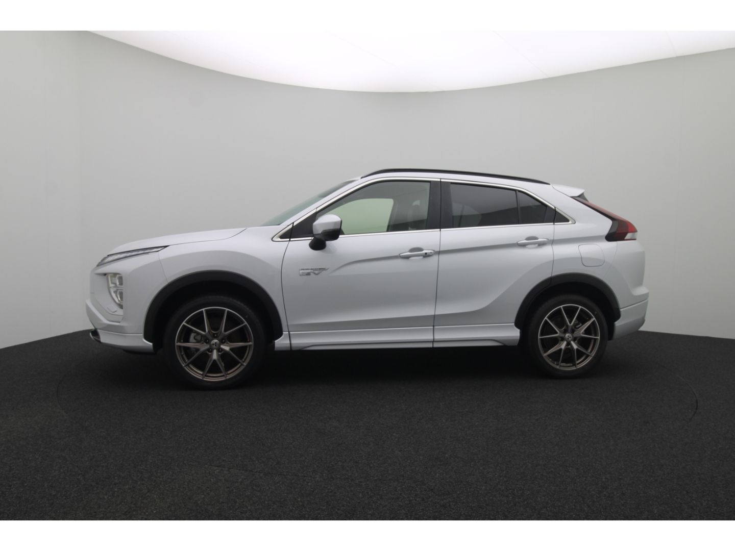 Fahrzeugabbildung Mitsubishi Eclipse Cross 2.4 Plus Select Hybrid 4WD