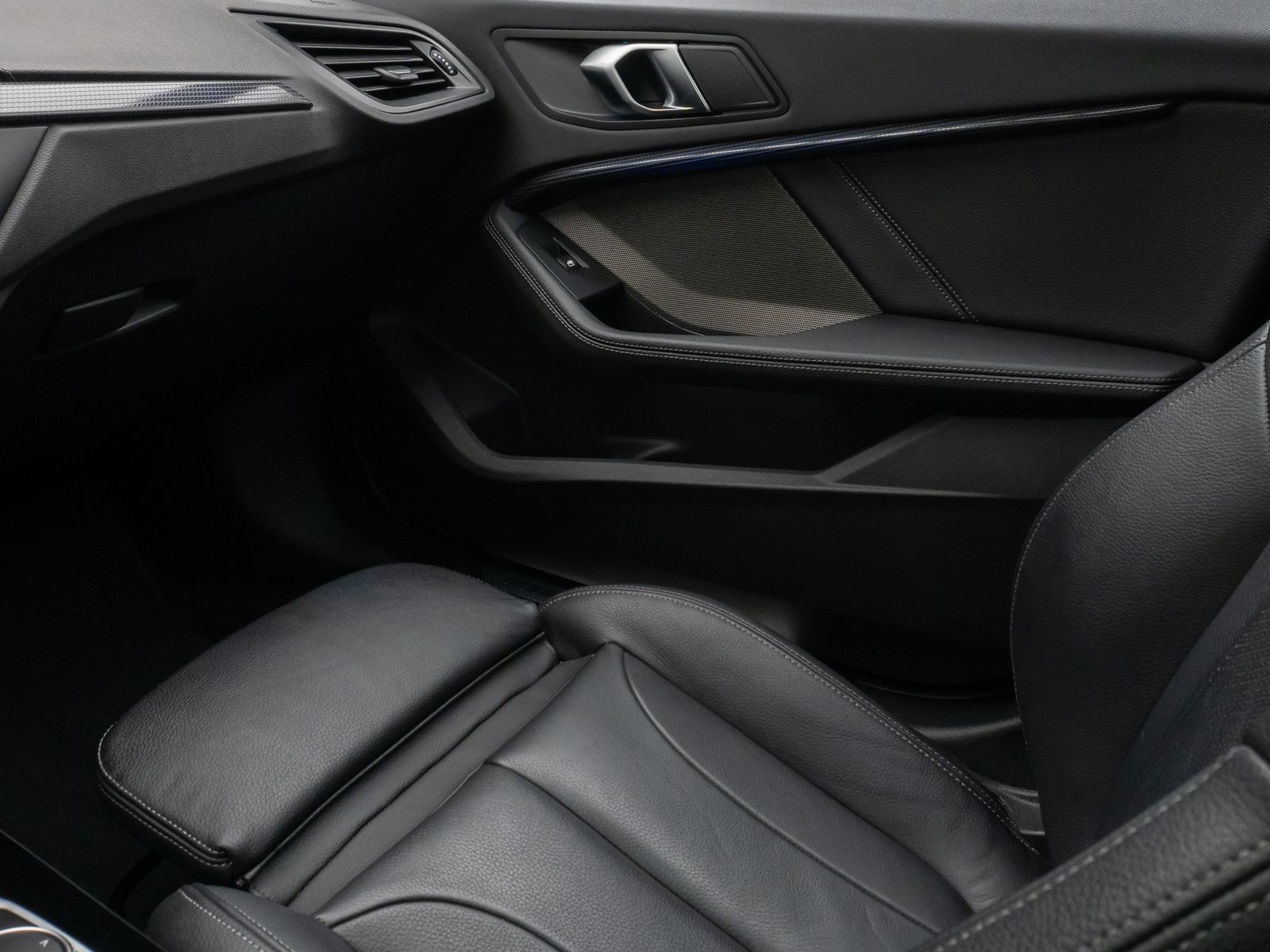 Fahrzeugabbildung BMW 120i M Sport Pro Panorama Kamera DAB H/K Komfort