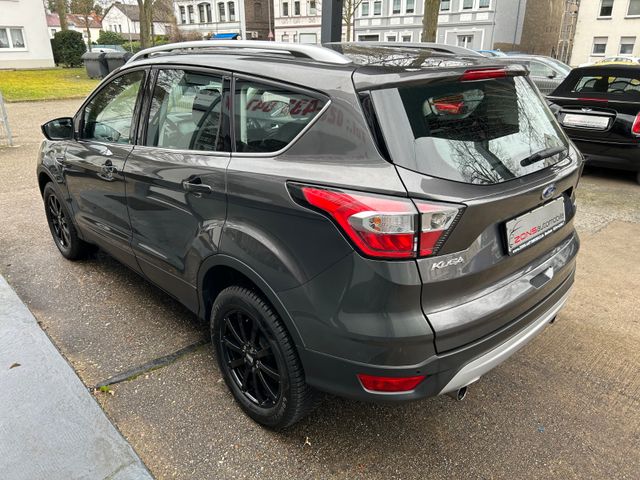Fahrzeugabbildung Ford Kuga 1.5 +Kamera+AHK+KLM+Allwetter+Navi+SHZ+BT+