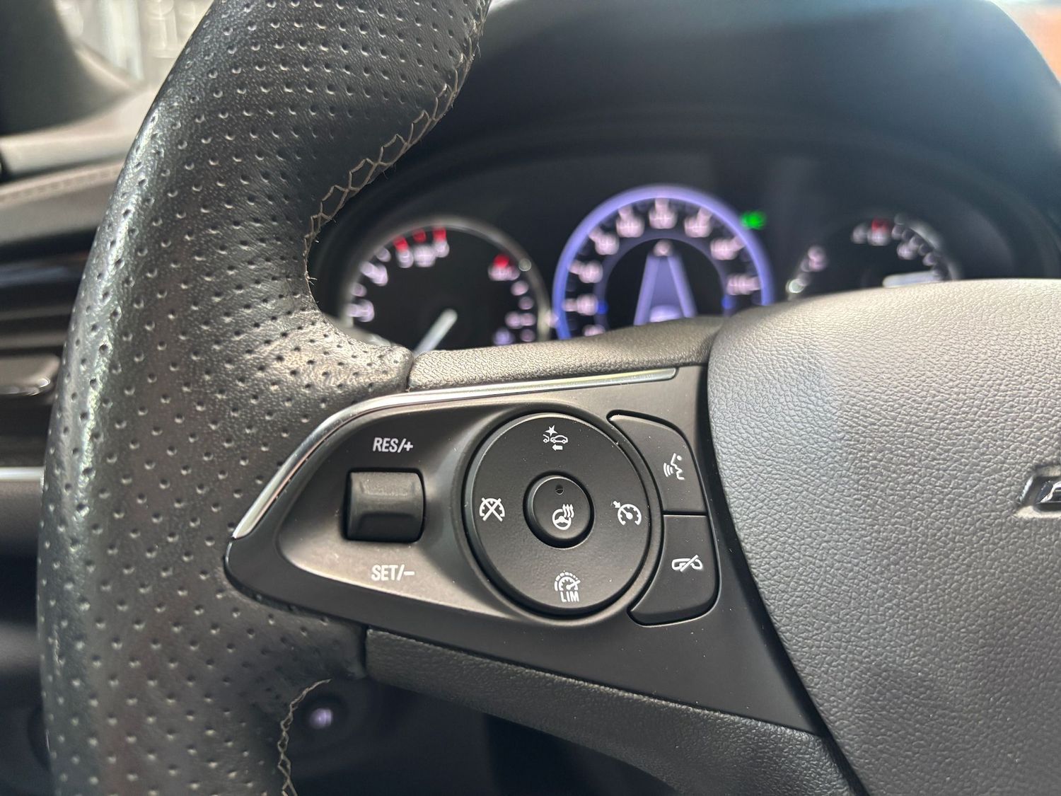 Fahrzeugabbildung Opel Insignia 2.0 CDTI Elegance#LED#Kamera#Spur