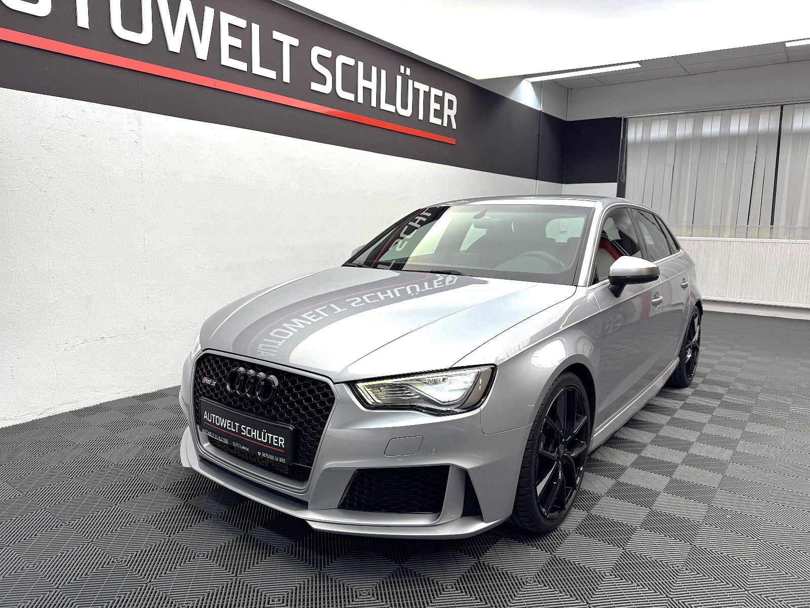 Gebrauchtwagen Audi RS3 RS3 Sportback 2.5 TFSI quattro Navi*KAM*Schale* in Lehrte