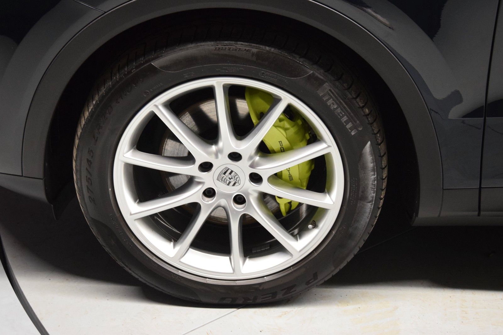 Fahrzeugabbildung Porsche Cayenne E-Hybrid Pano. ACC Matrix. Bose Approv.