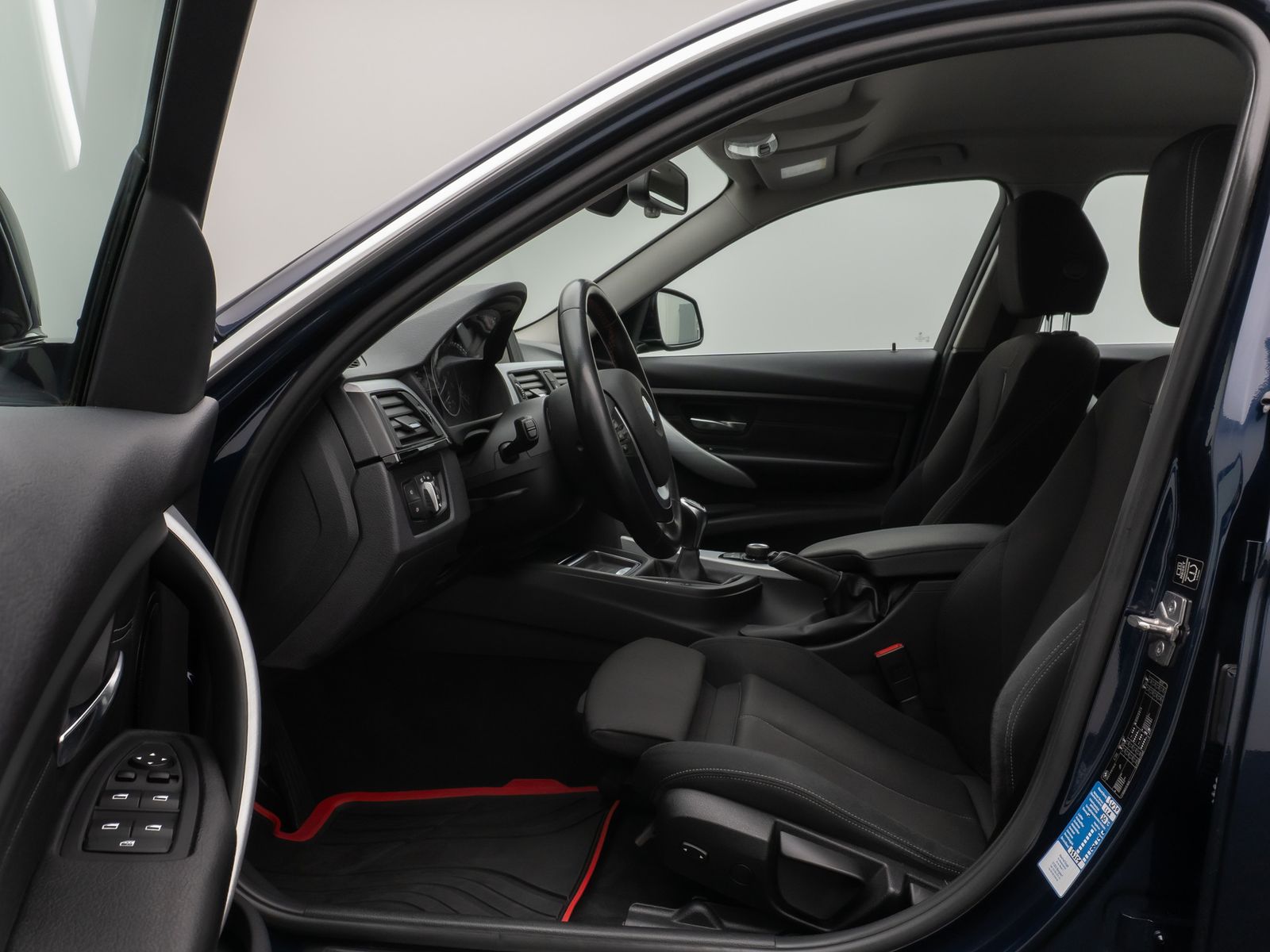 Fahrzeugabbildung BMW 320i Sport Line PDC Xenon AHK Geschwindigkeitsre