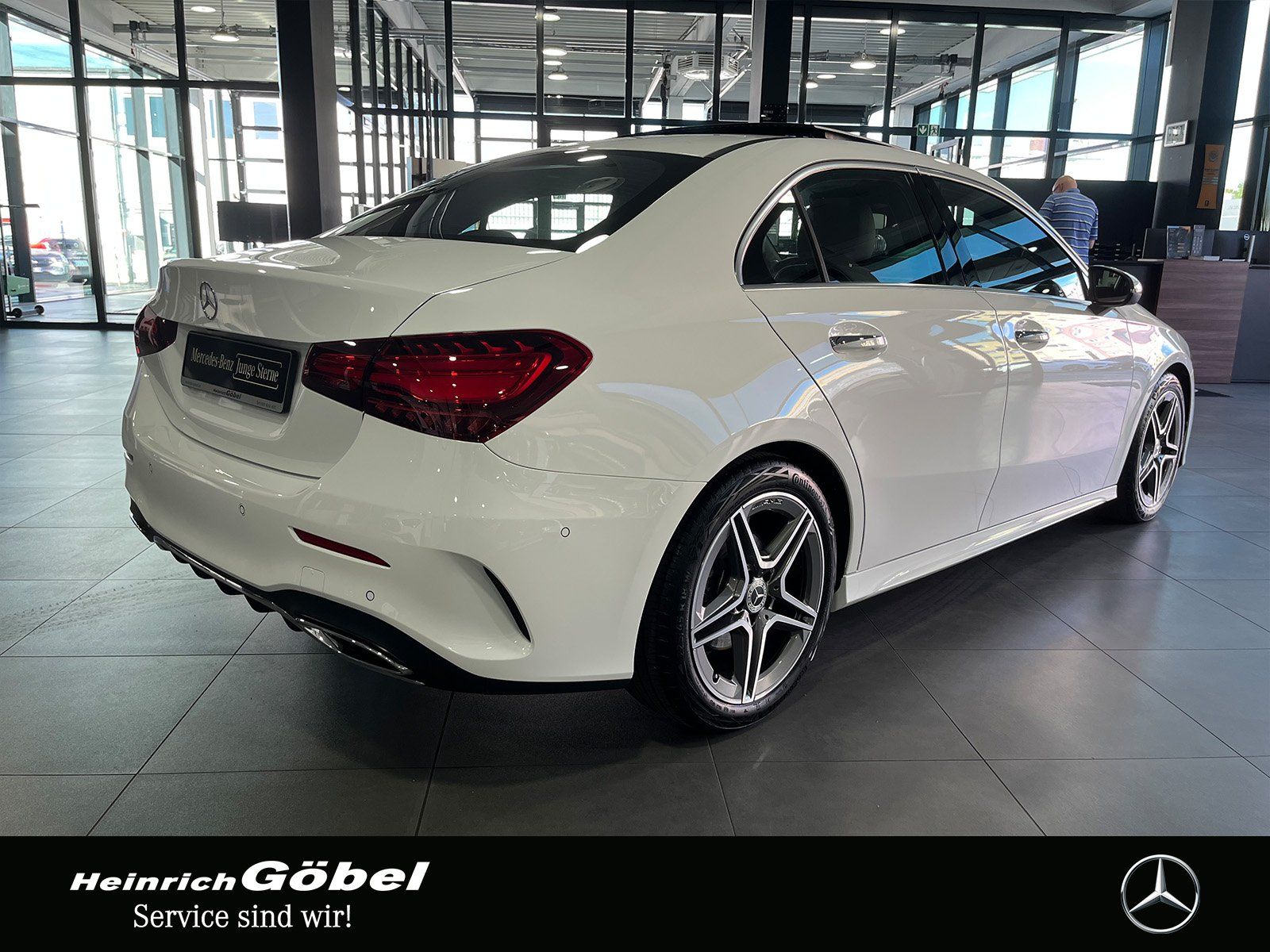 Fahrzeugabbildung Mercedes-Benz A 200 Lim. AMG+PANO+AMBIENTE+LED+KAMERA+WINTER.P
