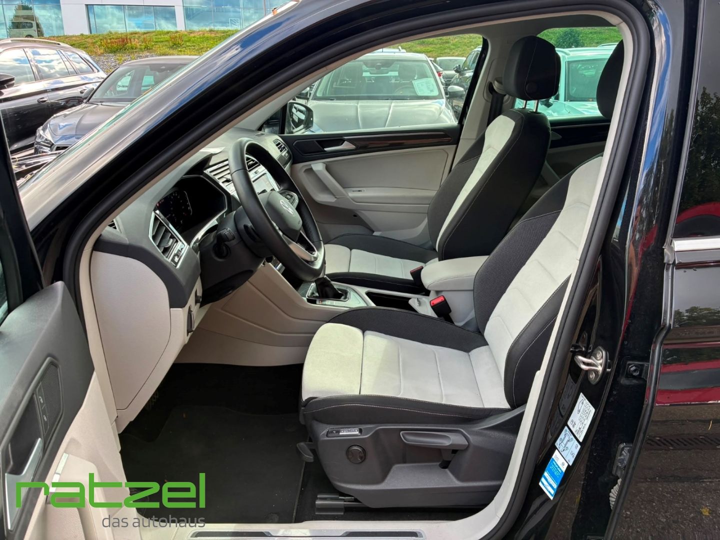 Fahrzeugabbildung Volkswagen Tiguan Elegance 2.0 TDI 7-Gang-DSG
