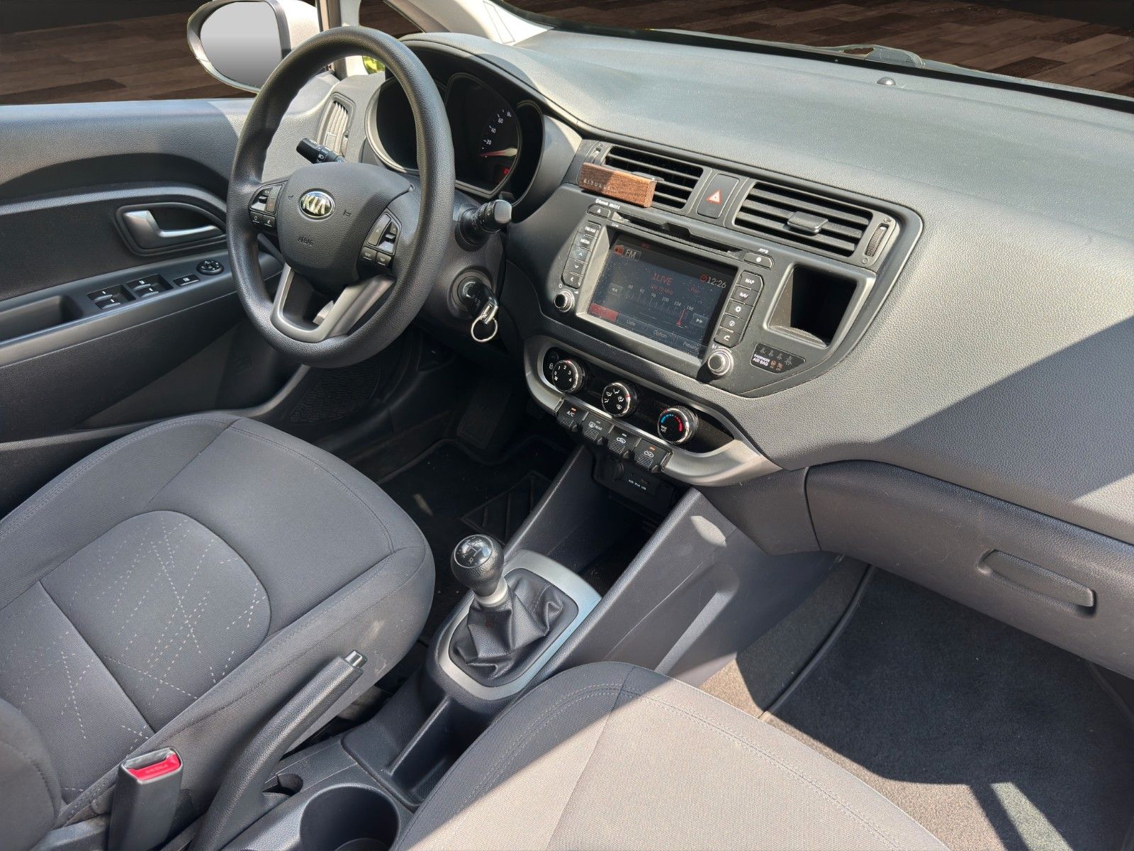 Fahrzeugabbildung Kia Rio Edition 7 Klima/Navi/Kamara/TÜV NEU