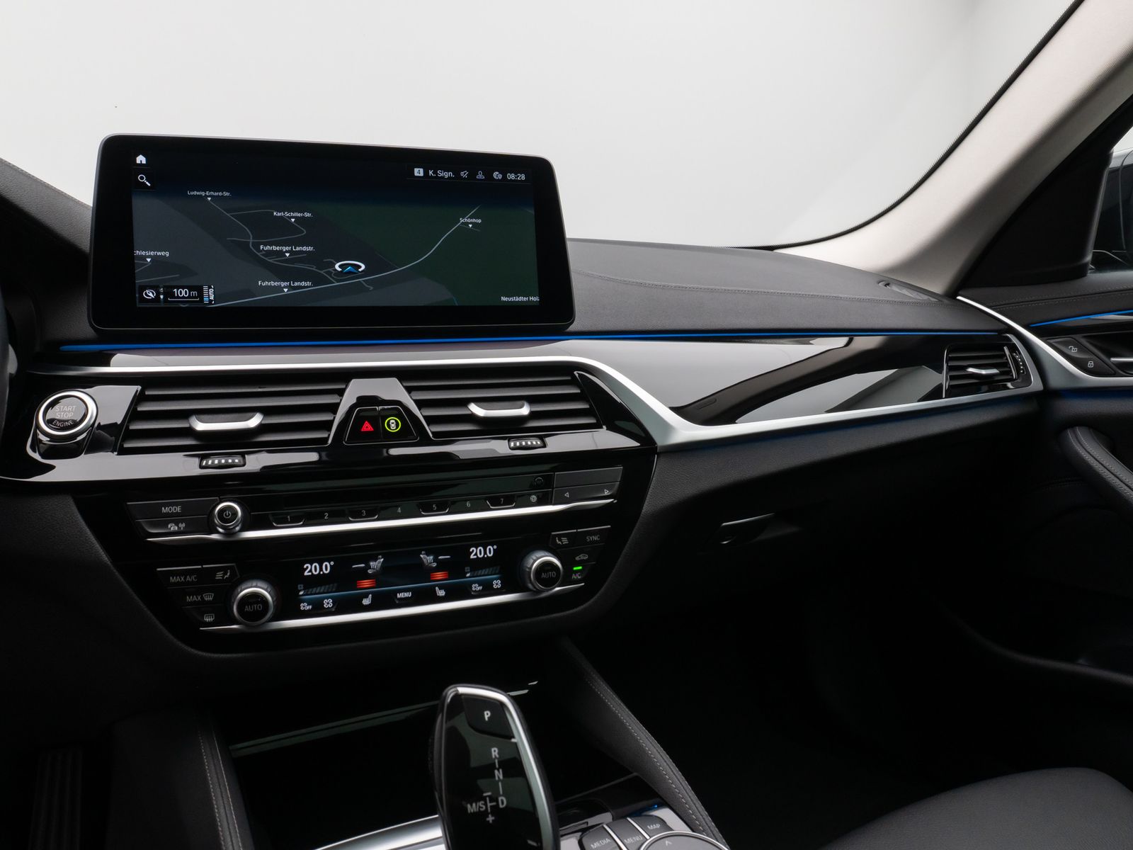Fahrzeugabbildung BMW 530e Luxury Line Panorama Kamera HUD DAB 4xKlima