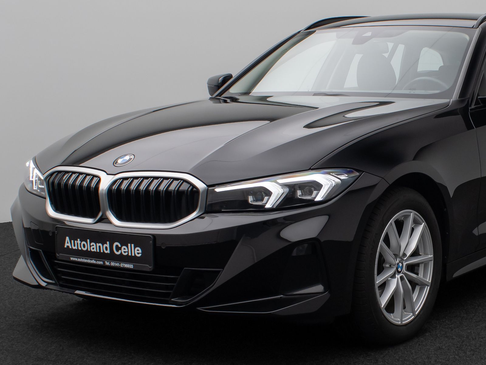 Fahrzeugabbildung BMW 318i DAB PDC Widscreen Geschwindigkeitsreg LED