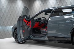 Urus 4.0 V8 PHEV SE 2025 GREY/BLACK RED