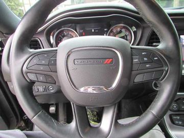 Dodge Challenger - 11
