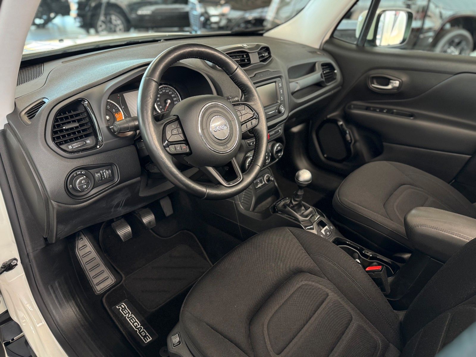 Fahrzeugabbildung Jeep Renegade 1.6 E-torQ Night Eagle FWD "Navigation"