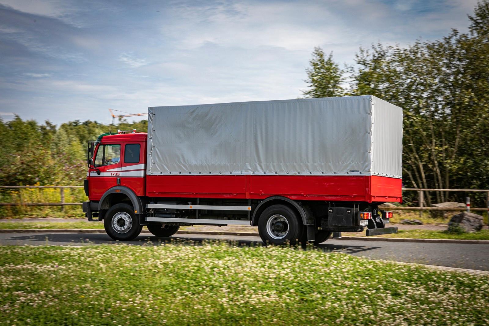 Mercedes-Benz 1735 L , SK Baureihe, Pritschenwagen