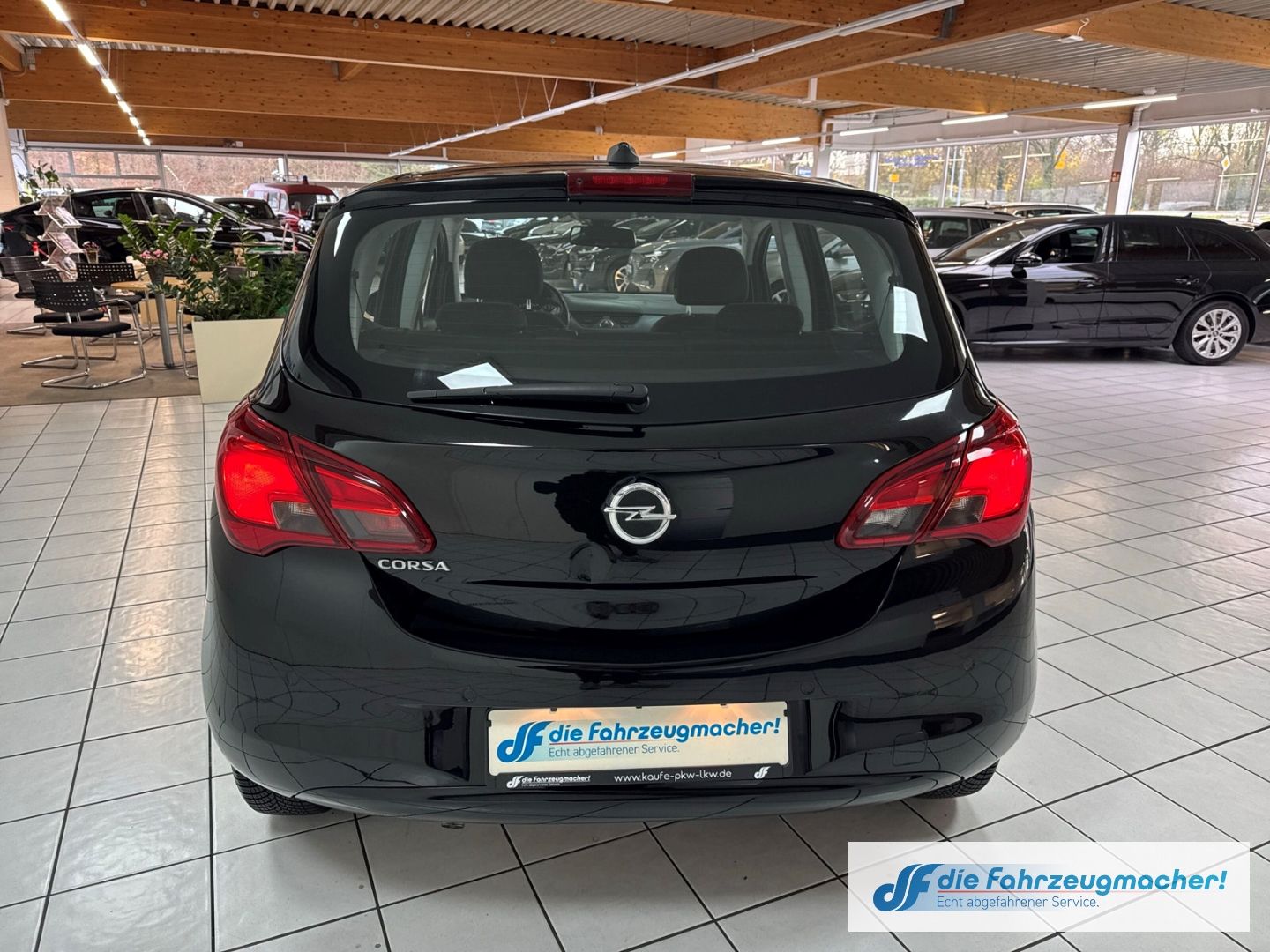 Fahrzeugabbildung Opel Corsa E Edition Navi Apple CarPlay Android Auto