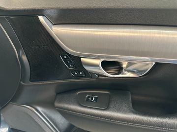 Volvo V90 Kombi Momentum *LED*AndroidAutoAppleCarPlay
