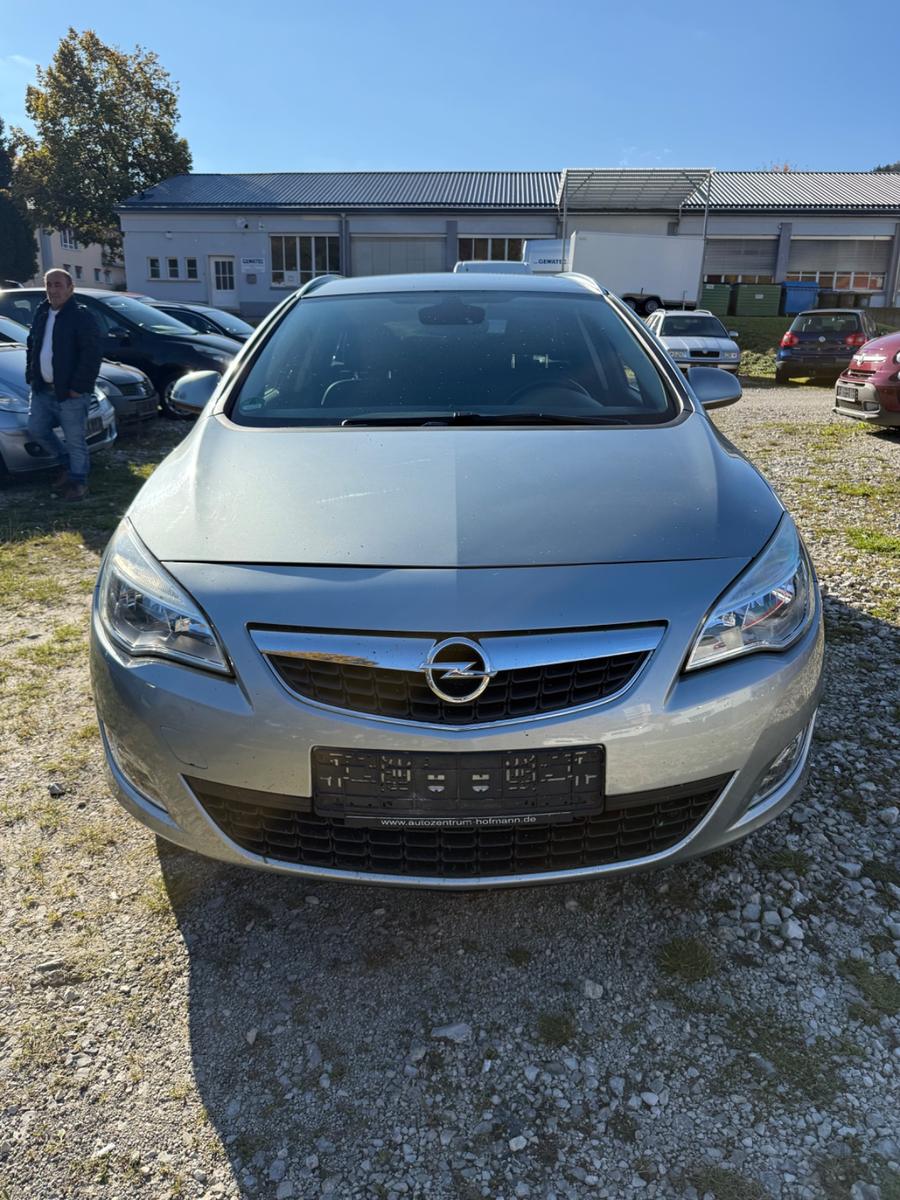 Opel Astra J Sports Tourer Innovation