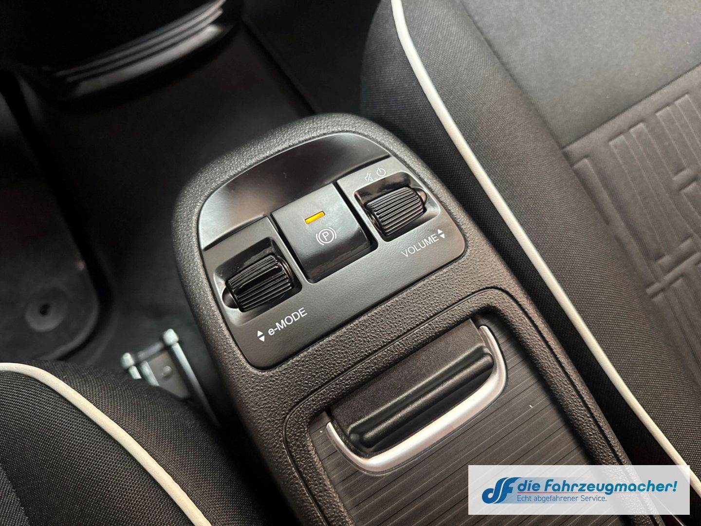 Fahrzeugabbildung Fiat 500 e CABRIO Sitzhzg CarPlay Kamera Klimaautom F
