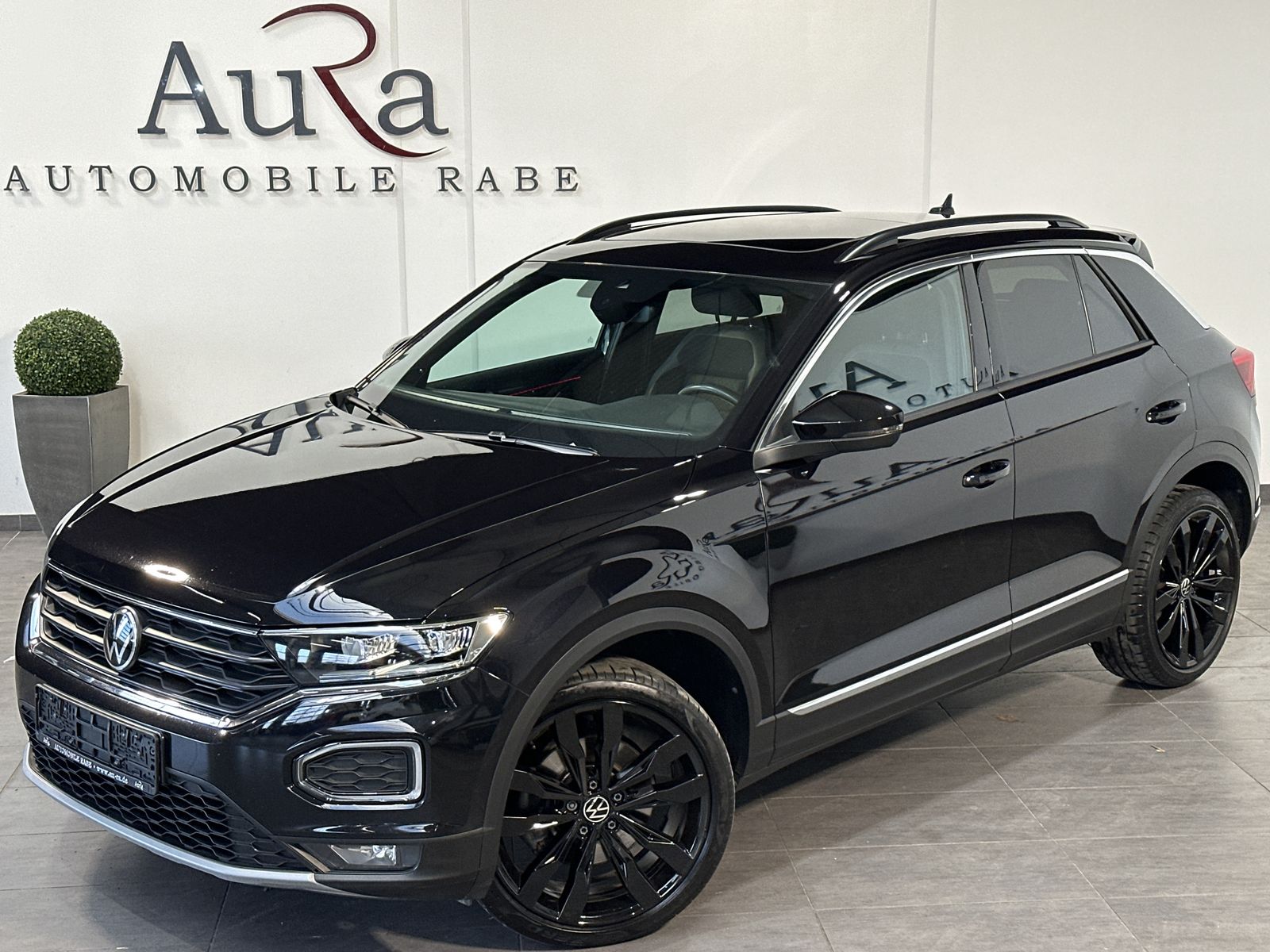 Fahrzeugabbildung Volkswagen T-Roc 2.0 TDI 4M DSG Sport NAV+LED+ACC+VCOCK+1HD
