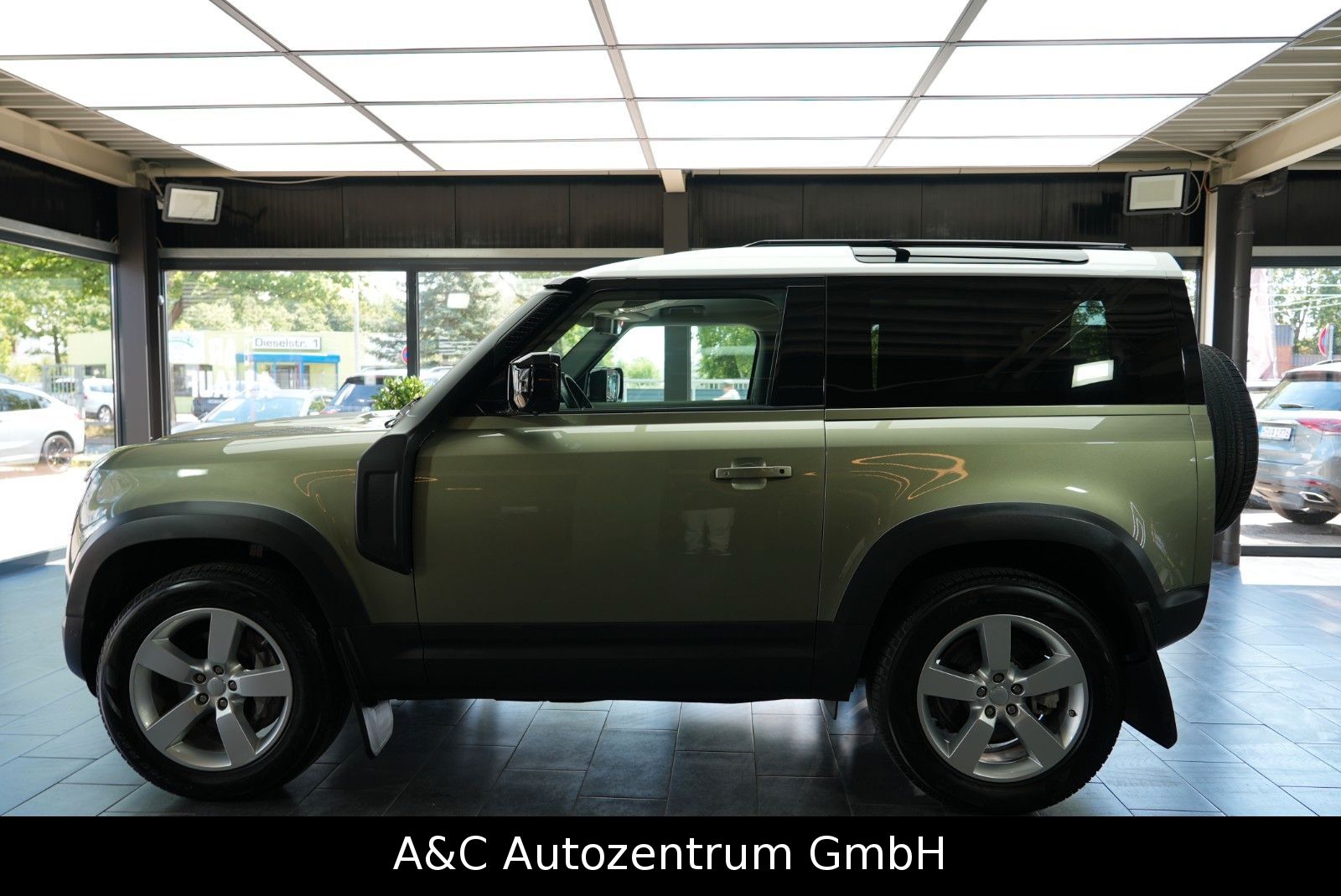 Land Rover Defender 90 P400 AWD First Edition imagem 3