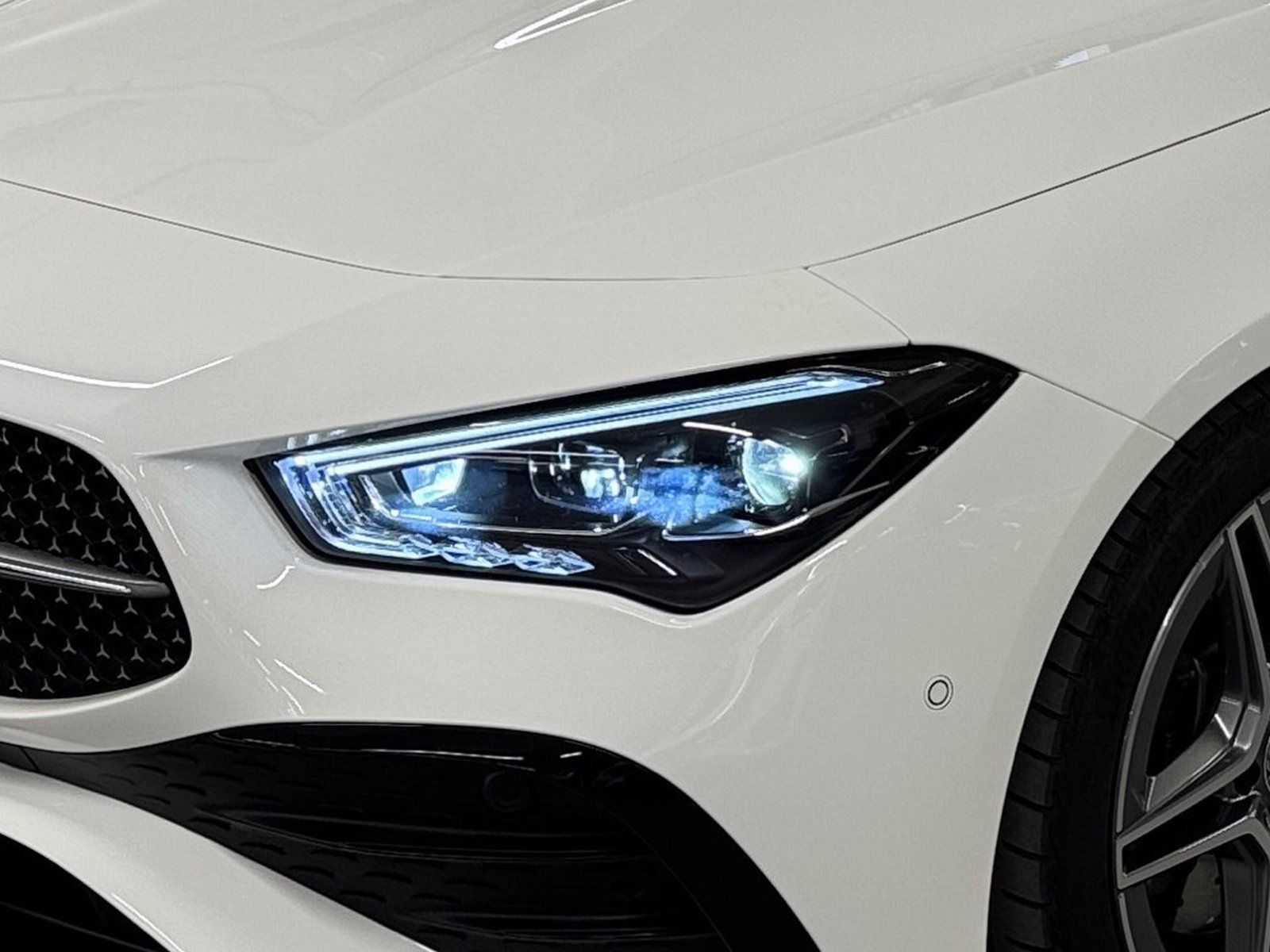 Fahrzeugabbildung Mercedes-Benz CLA 200 AMG Prem Plus*Pano*HUD*360*Totwink*Memo*