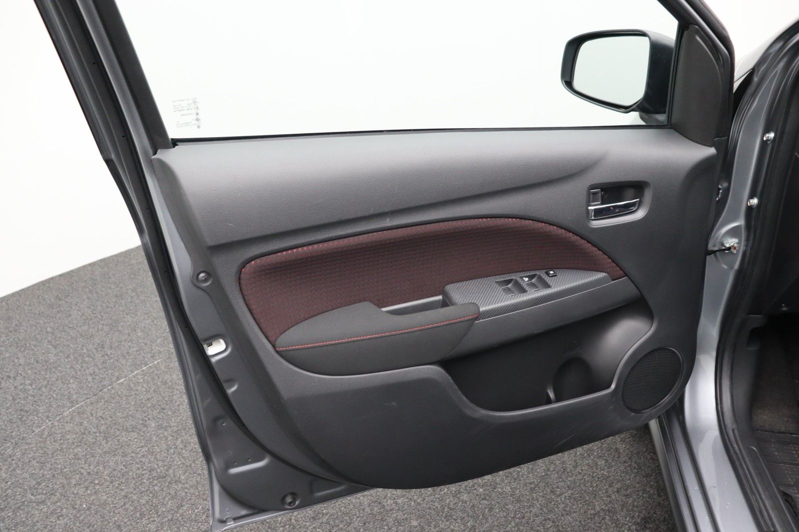 Fahrzeugabbildung Mitsubishi Space Star 1.2 Spirit+ Black