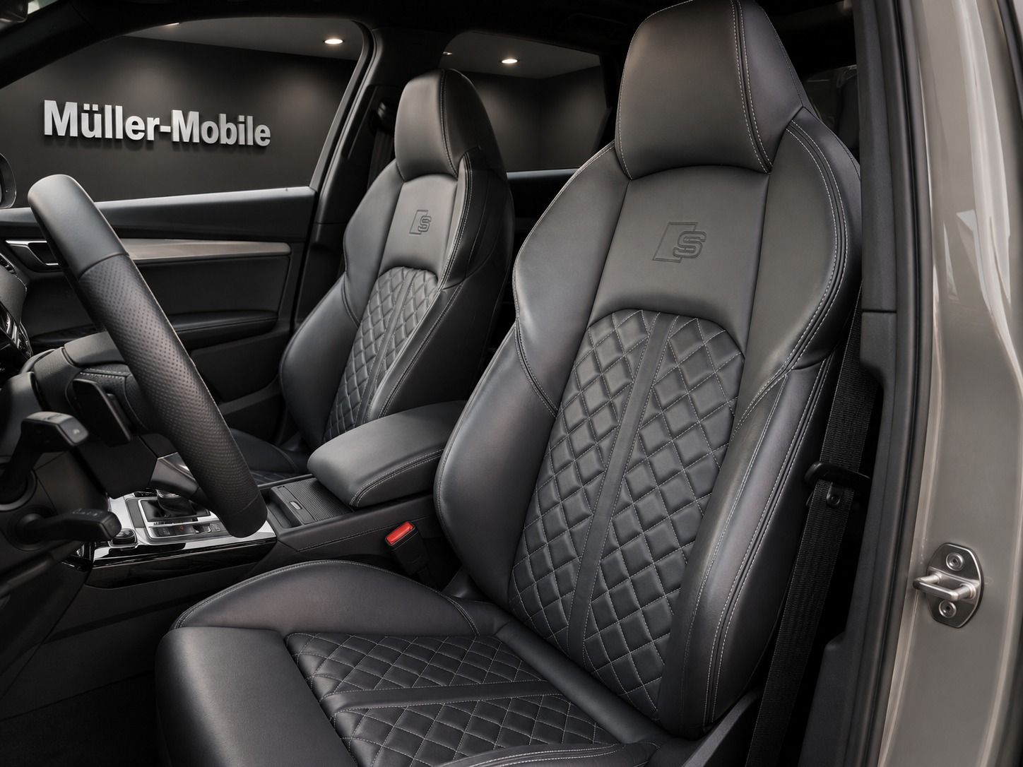 Fahrzeugabbildung Audi A4 Avant 45TFSI quattro edition one LEDER MATRIX