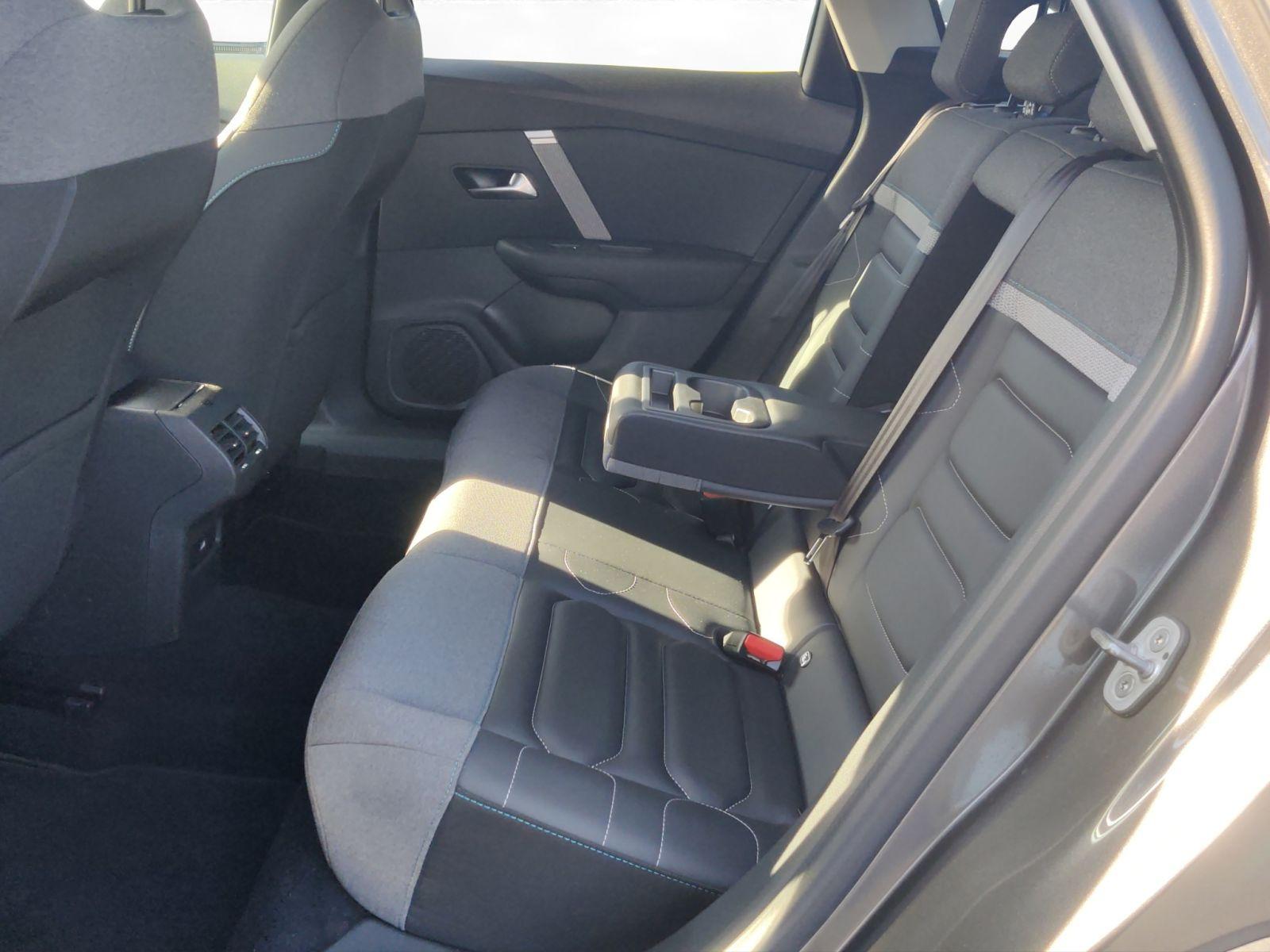 Citroën C4 Shine PT130 EAT8 Kamera ACC PDC Kälte-Paket N