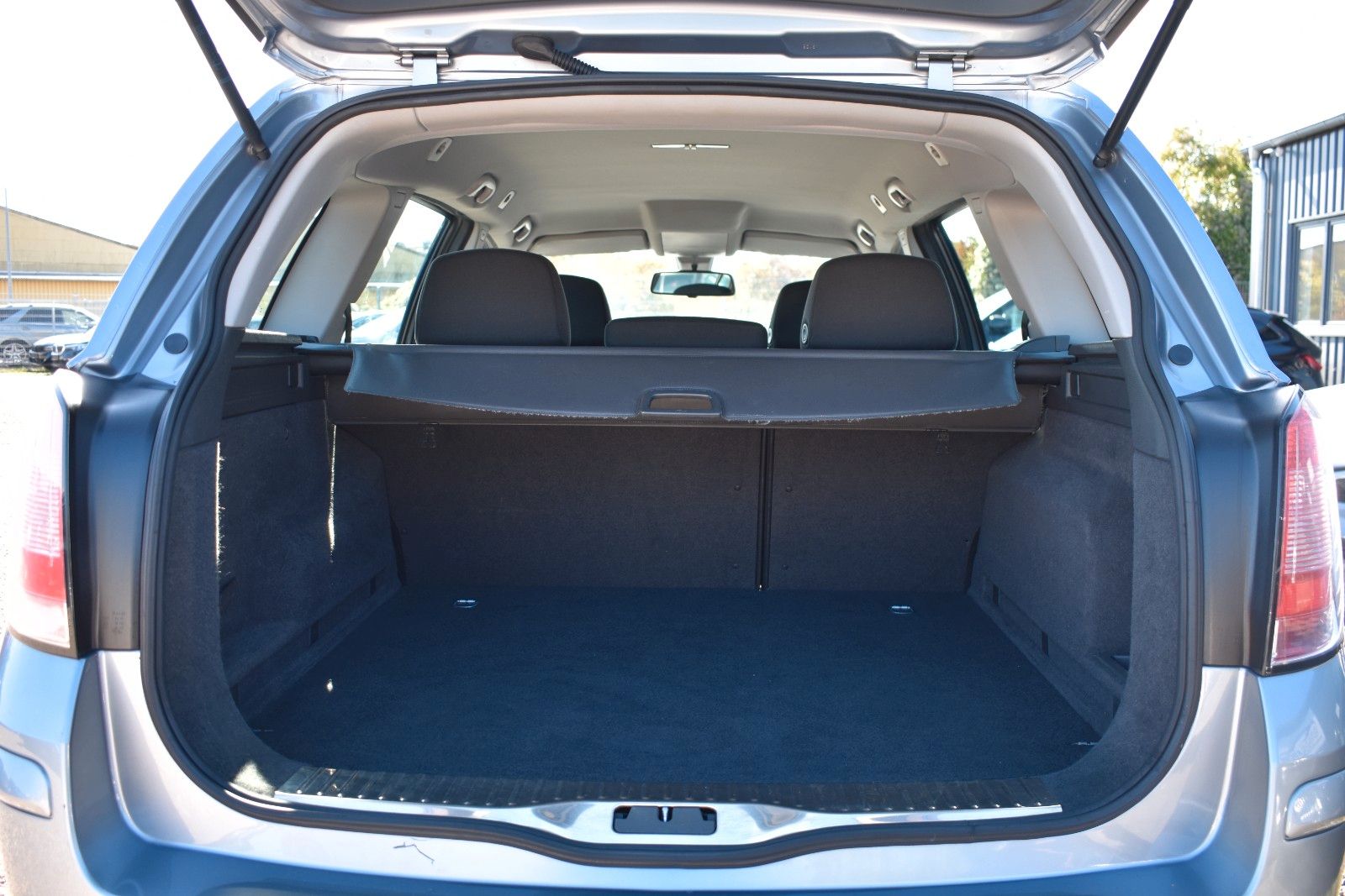 Fahrzeugabbildung Opel Astra H Caravan Edition TEMPOMAT/KLIMA/PDC