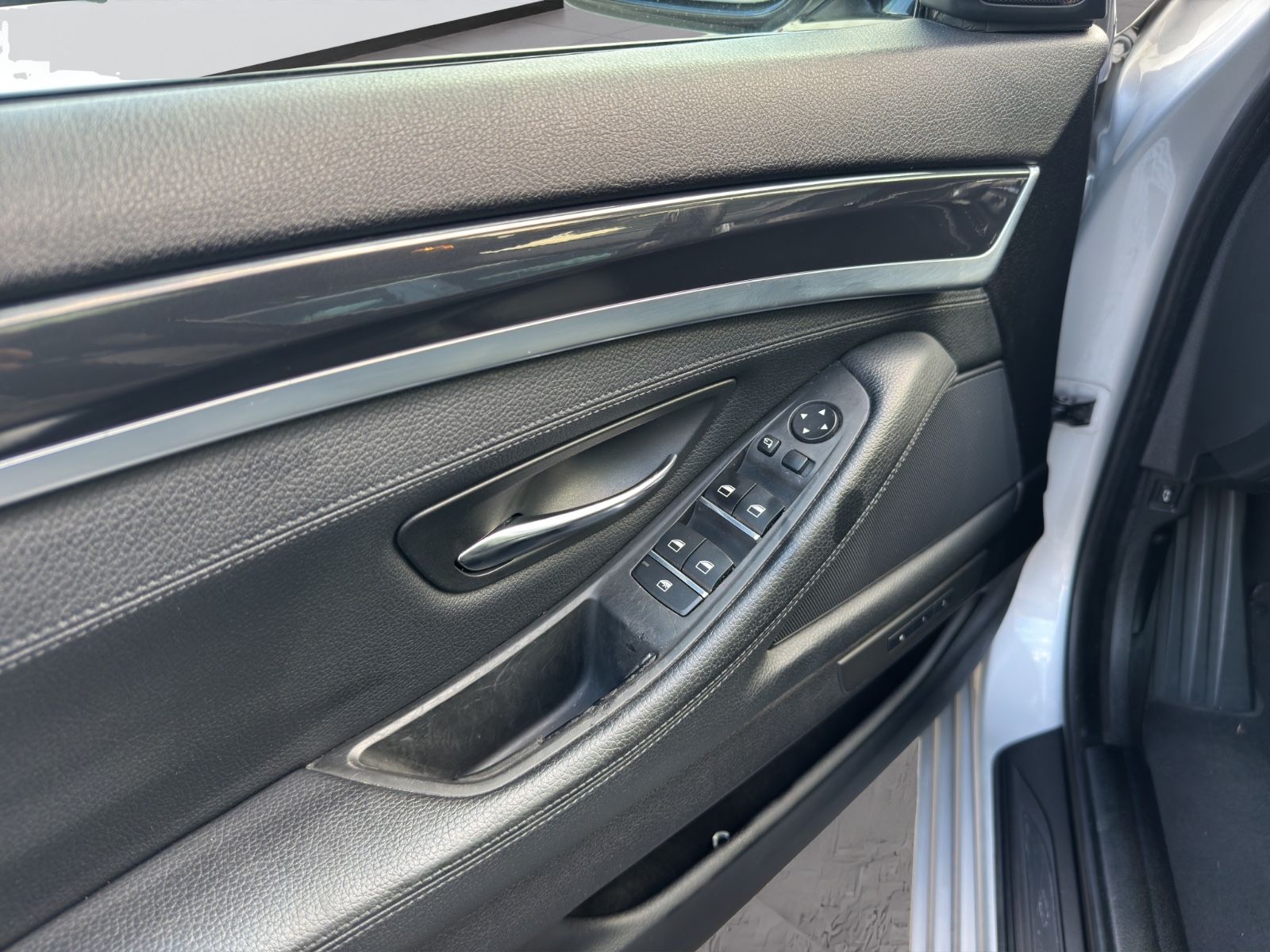 Fahrzeugabbildung BMW 530d Touring*Pano*hinterachslenk*Vollausstattung