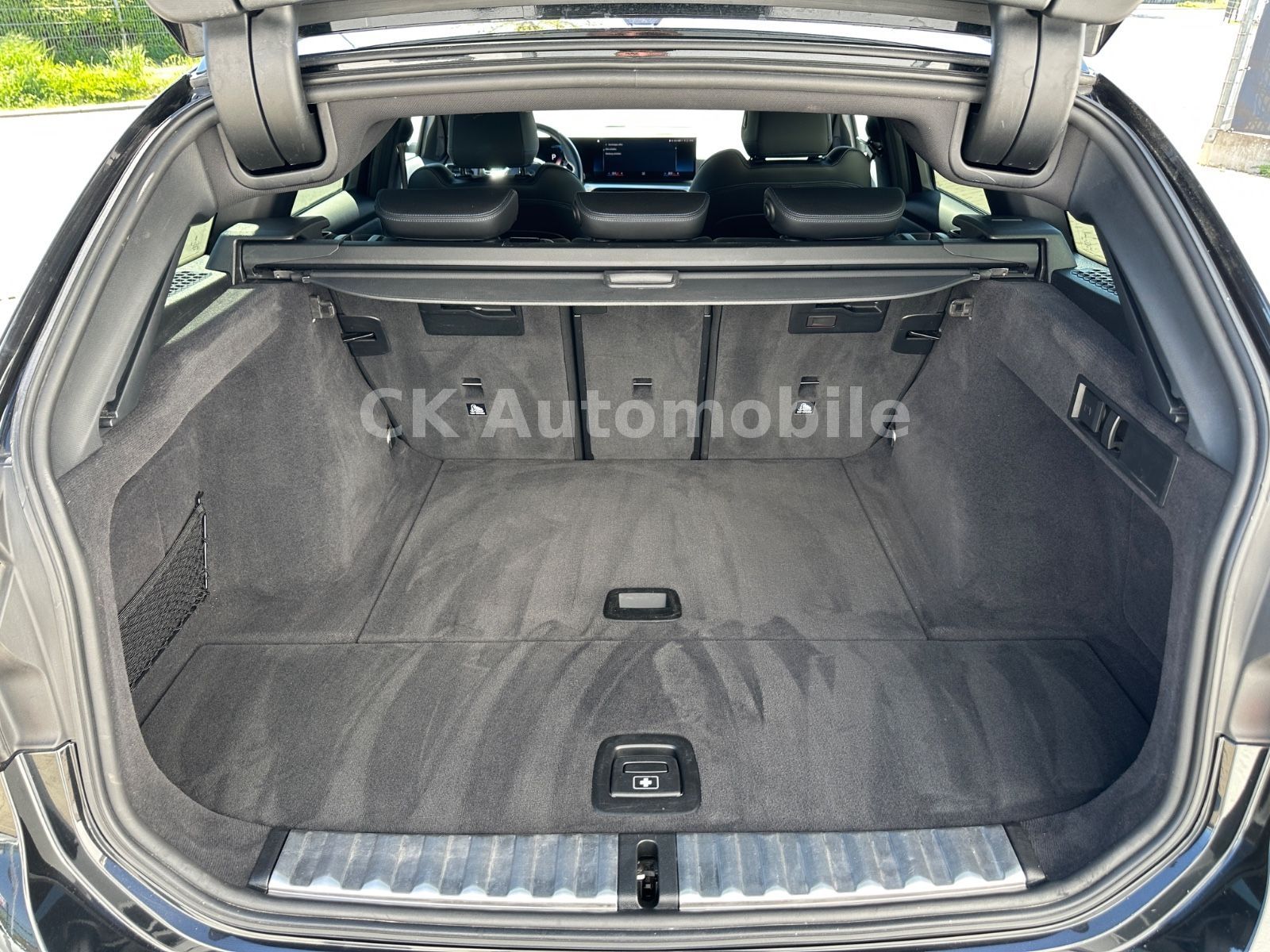 Fahrzeugabbildung BMW 320d Touring M-Sport Facelift/Shadow-Line/Navi