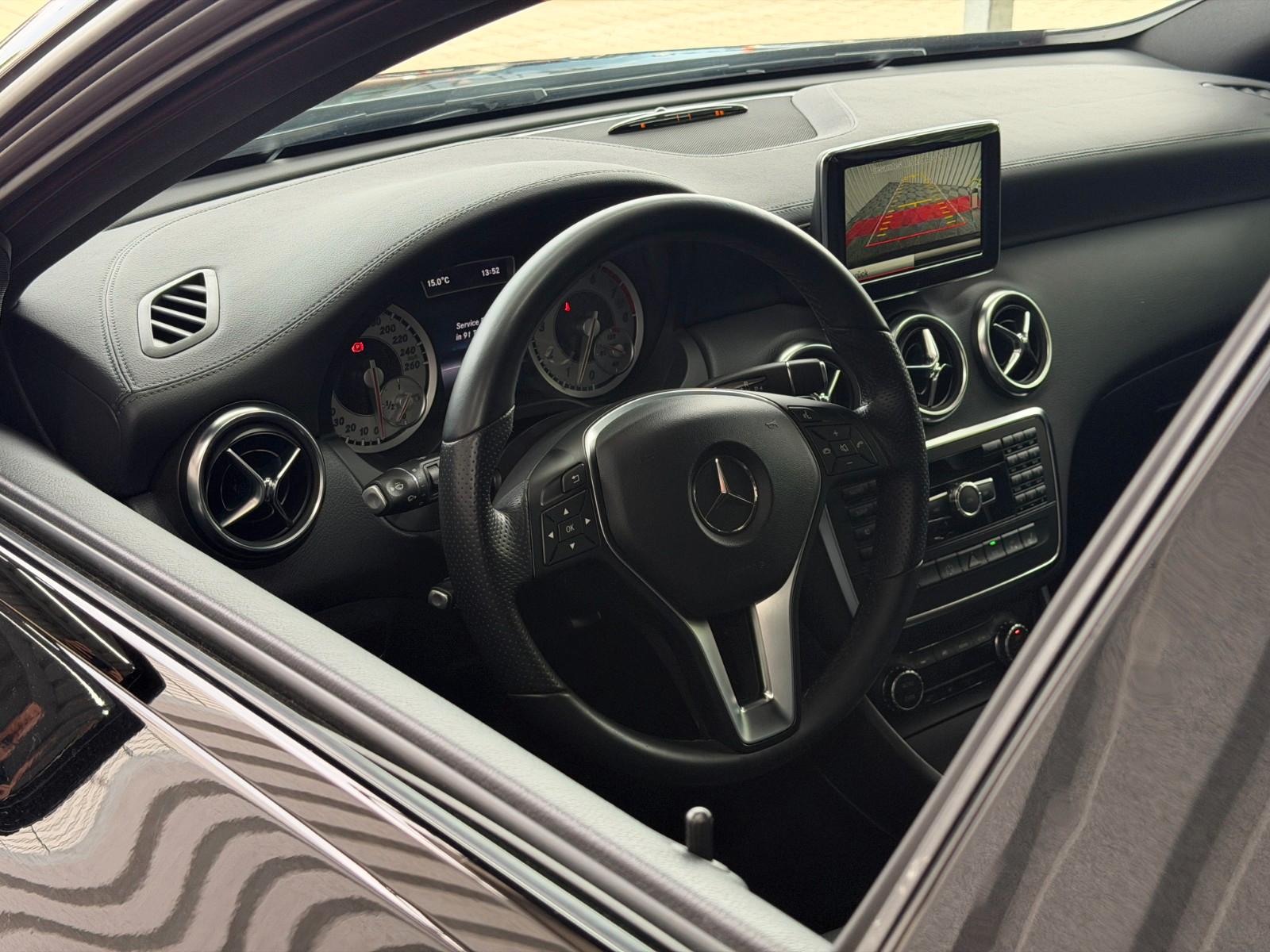 Mercedes-Benz A250 4Matic Urban Aut. Leder Kamera Led Memory