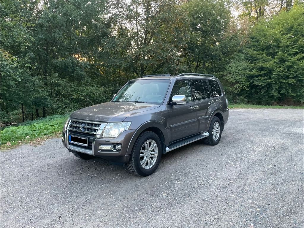 Image of Mitsubishi Pajero