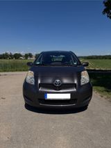 Toyota Yaris mit TÜV  / Guter Zustand /8-Fach-Bereifung - Gute Kleinwagen gebraucht