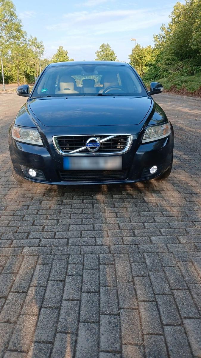 Volvo V50 2012 — engine 150 HP (110kW)