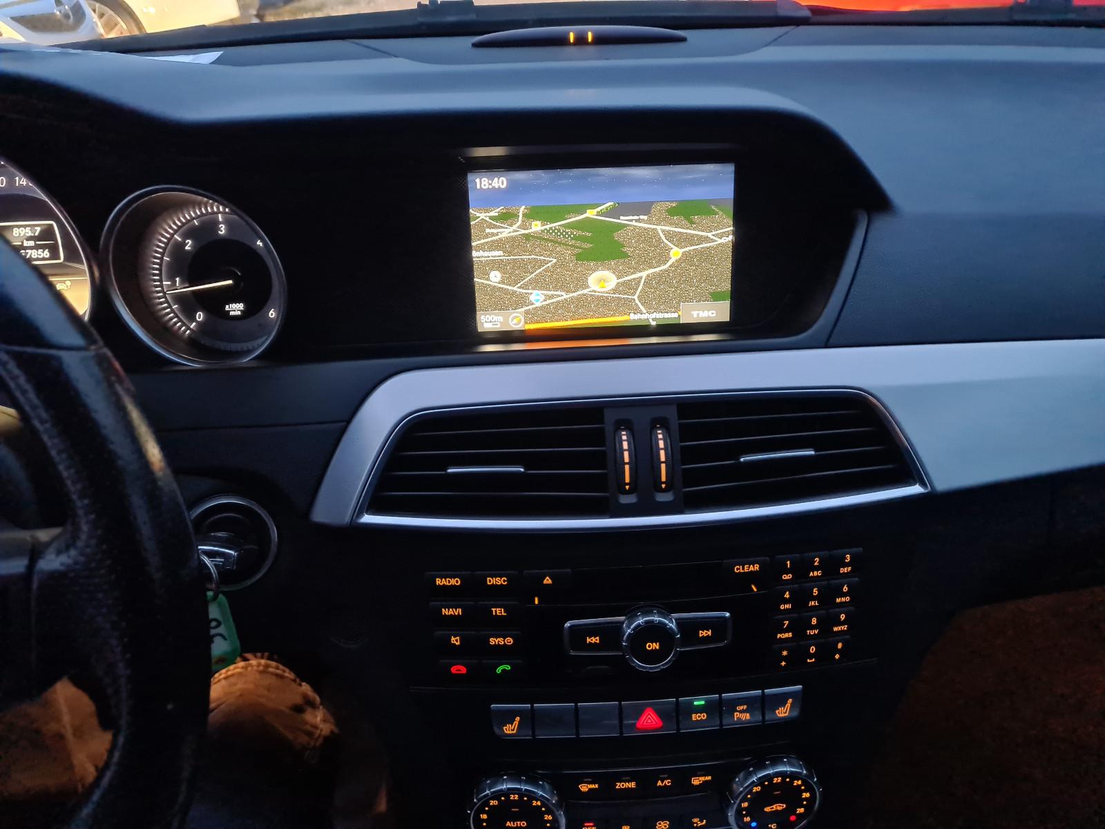 Mercedes-Benz C200 2011 — photo 7