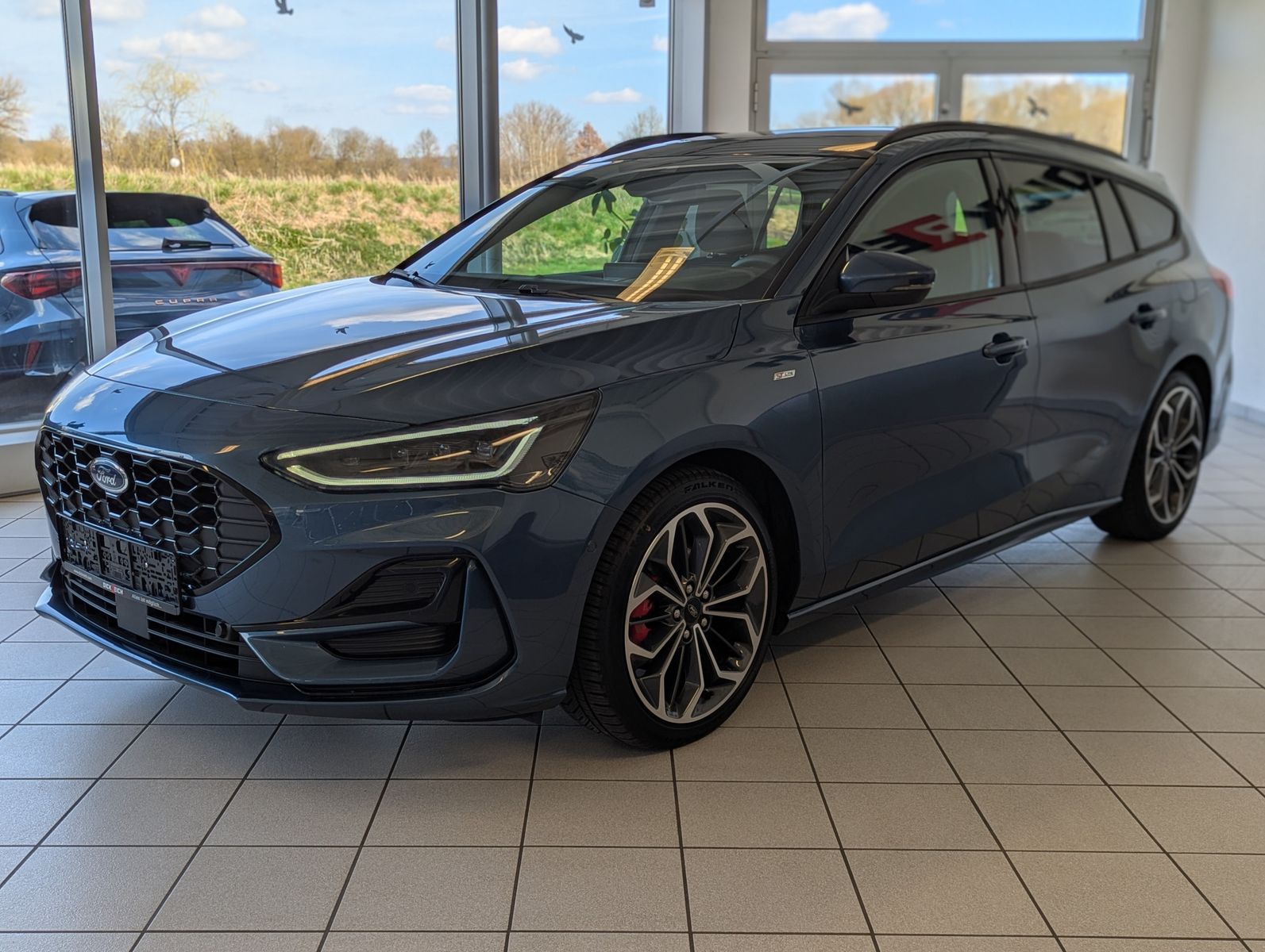Fahrzeugabbildung Ford Focus 1.0 ST-Line X Styling Matrix B&amp;O Pano 18"
