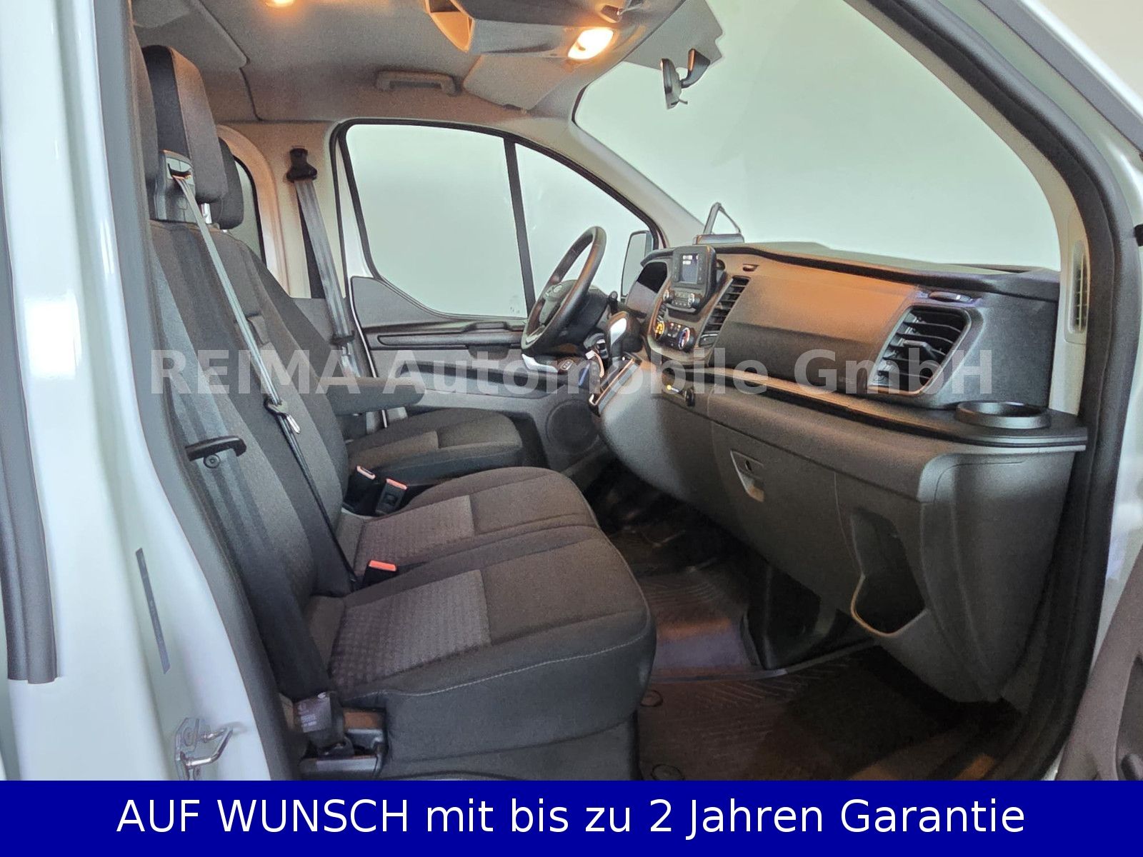Fahrzeugabbildung Ford Transit Custom 2,0 TDi Kombi 9 Sitzer, Kamera