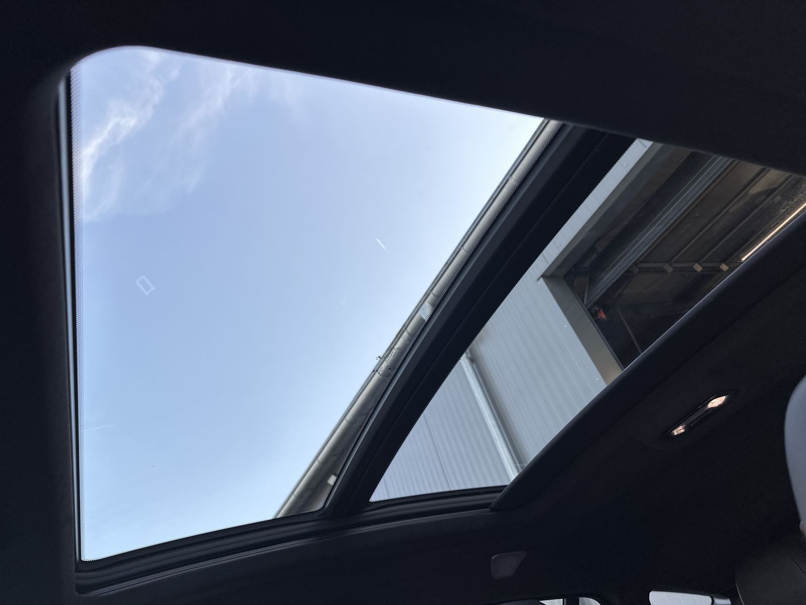 Fahrzeugabbildung BMW X6 M Competition NAV+LASER+360°+AHK+B&W+PANORAMA