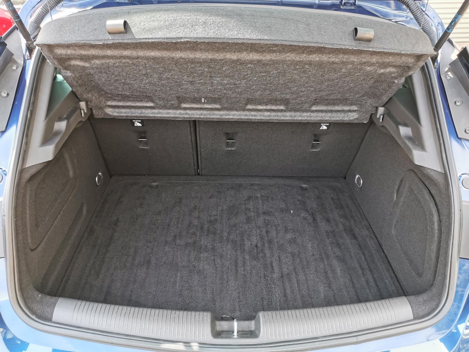 Fahrzeugabbildung Opel Astra K Design & Tech+NAVI+SHZ+USB+LED+S&S+PDC+