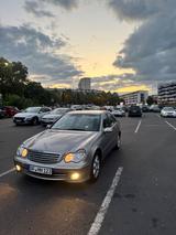 Mercedes-Benz Mercedes 220  1,8 - Mercedes-Benz 220 in Frankfurt (Main)