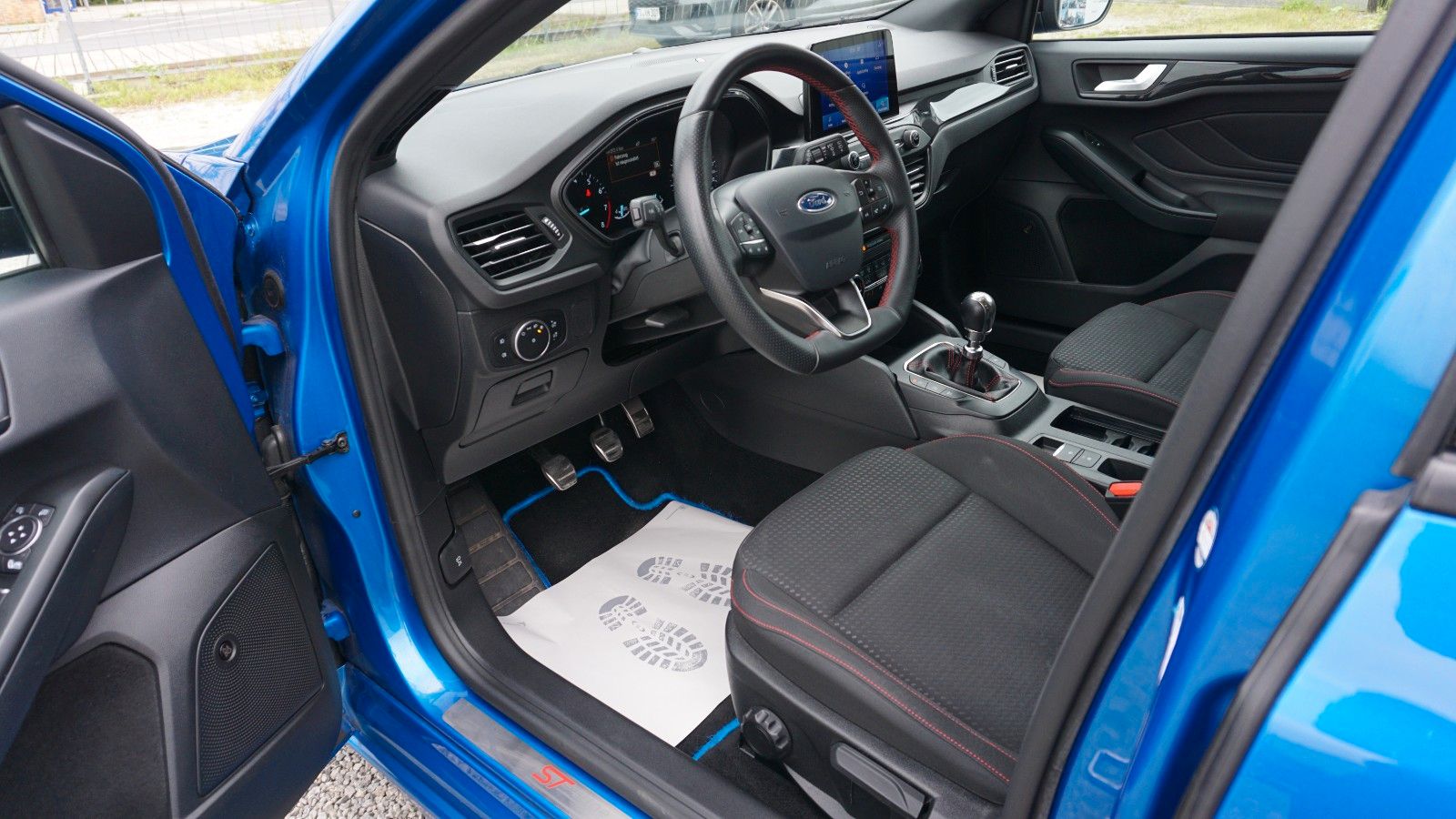 Fahrzeugabbildung Ford Focus Lim. ST-Line, Navi, LED, B&O Sound+WR