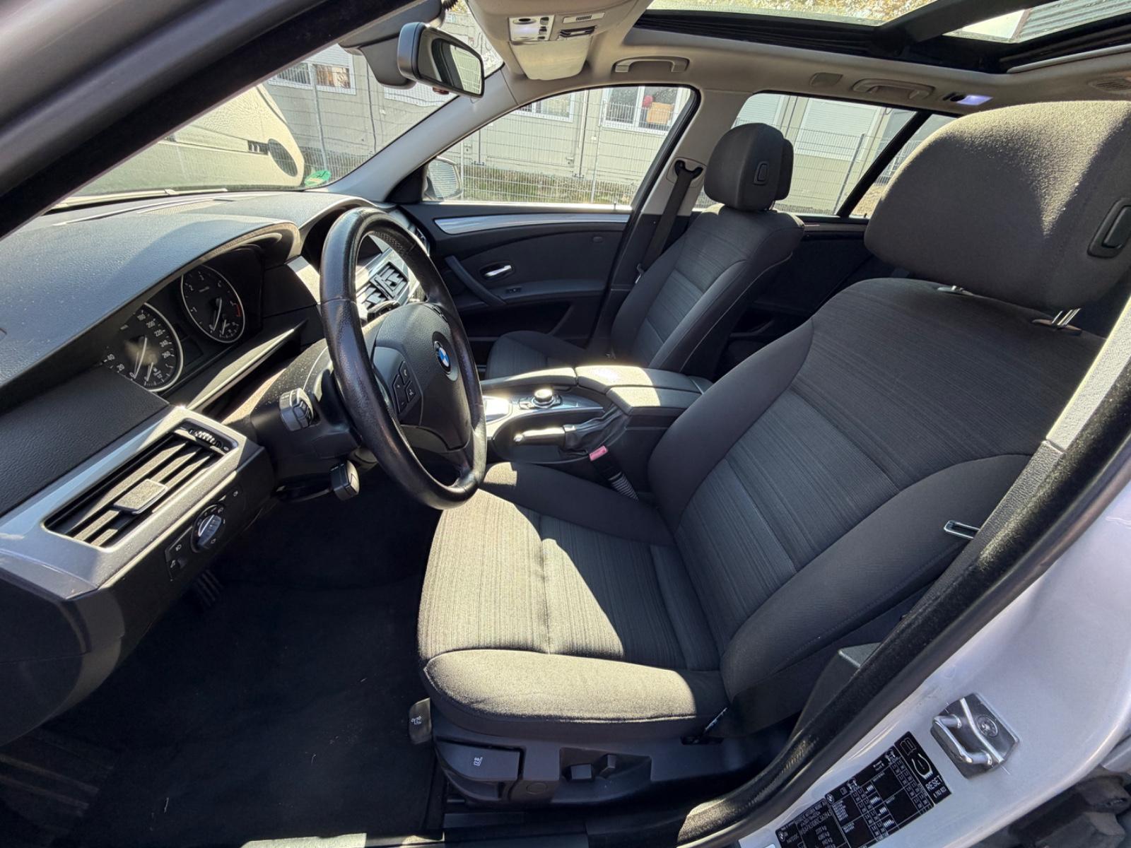 BMW 520 2010 — photo 10