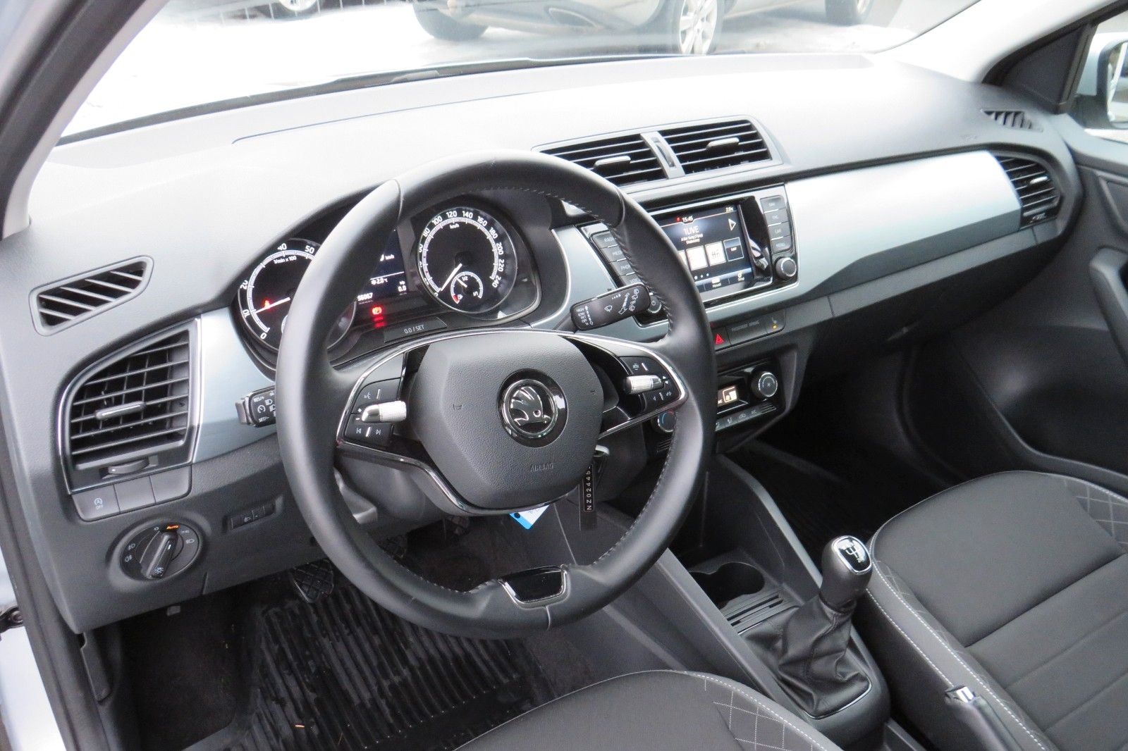 Fahrzeugabbildung SKODA Fabia Combi Ambition SITZH. GJ GRA PDC APP 1.H