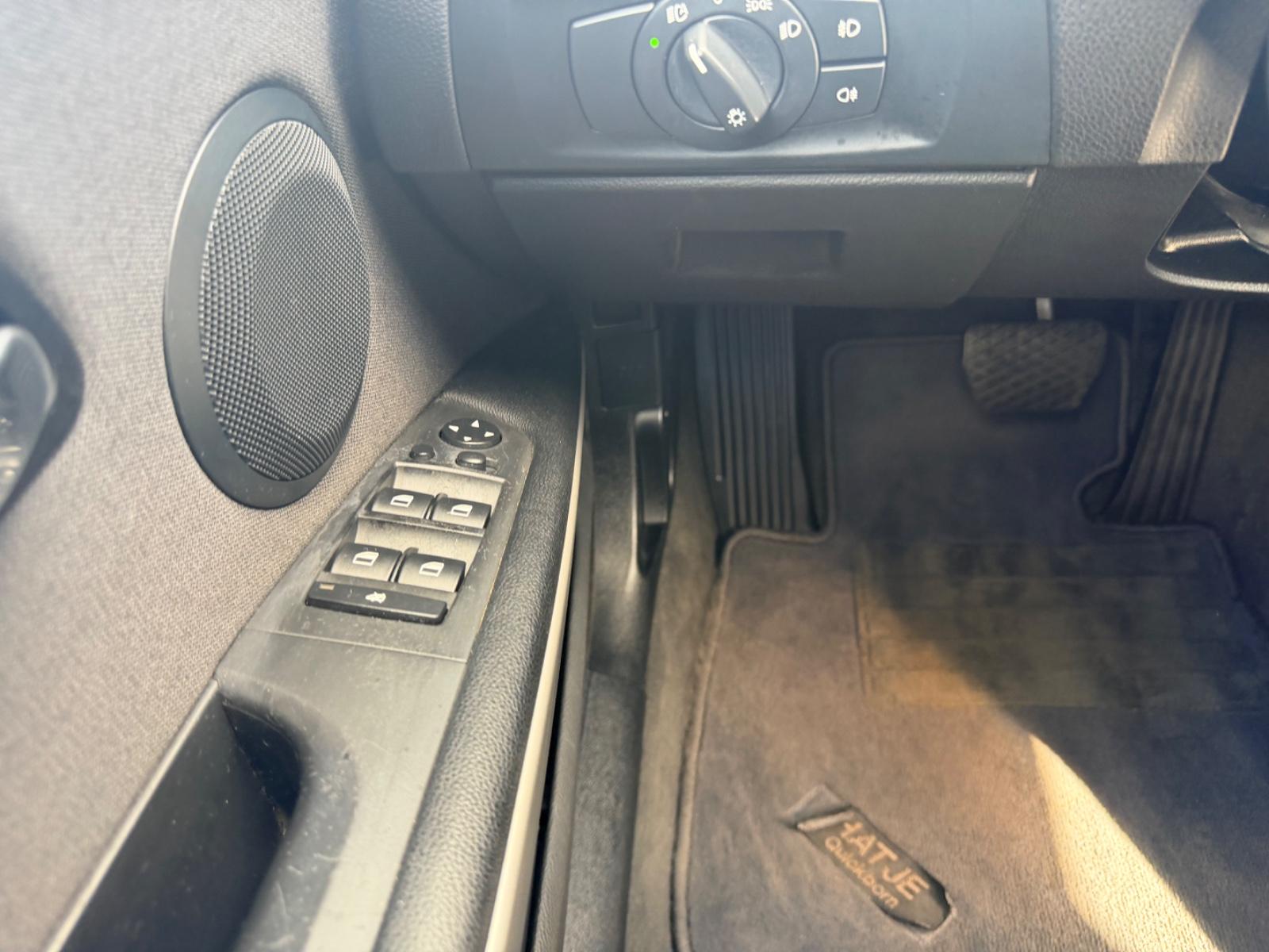 BMW 320 2008 — photo 21