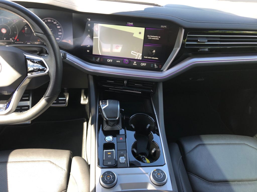 Fahrzeugabbildung Volkswagen Touareg 3.0 V6 e-Hybrid 4Motion Aut. R Pano Luft
