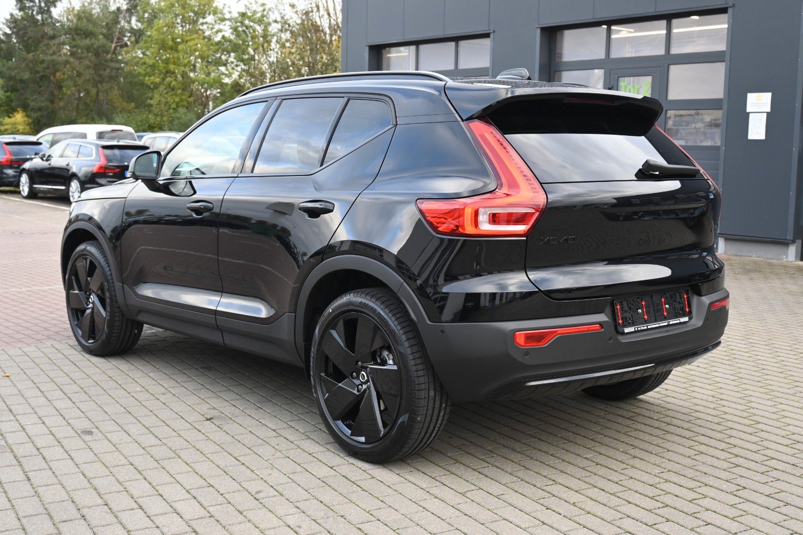 Fahrzeugabbildung Volvo XC40 B3 DKG Plus Black Edition*FSHZG*360°*ACC