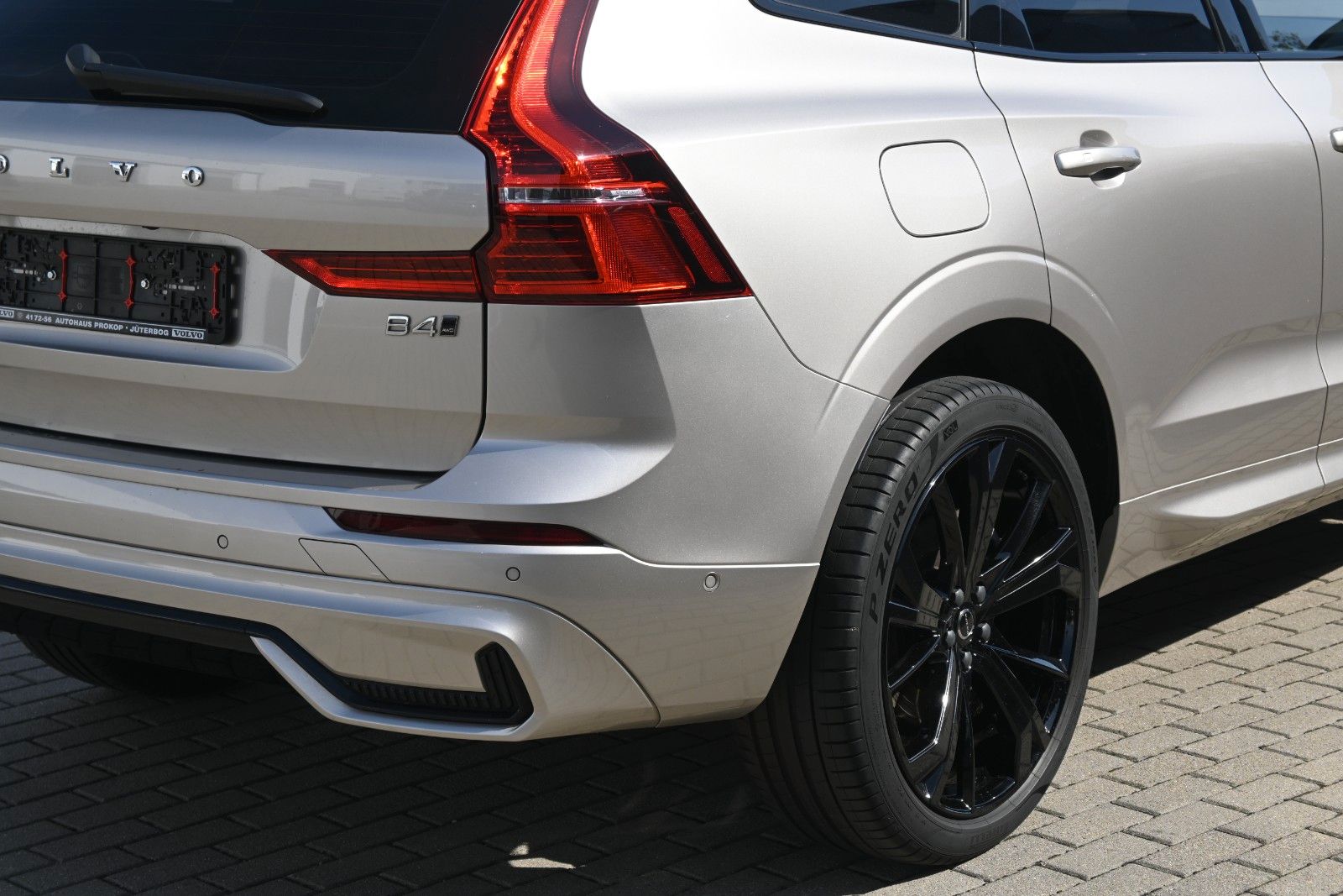 Fahrzeugabbildung Volvo XC60 B4 AWD Plus Dark*LED*PANO*STHZ*H&K*360°*AHK