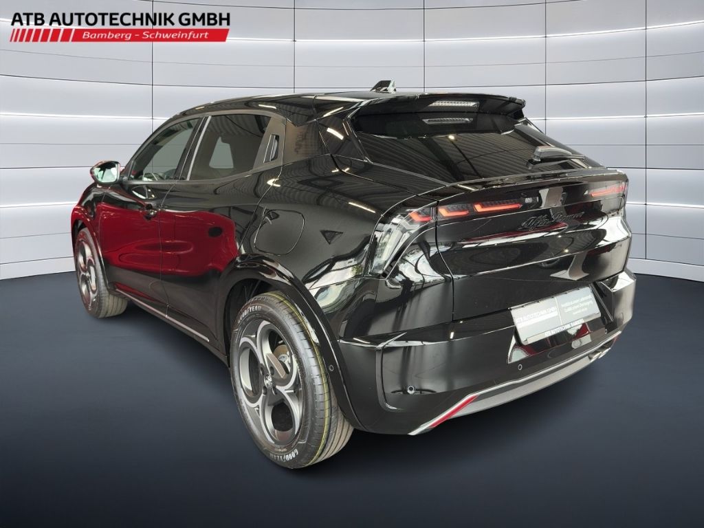 Fahrzeugabbildung Alfa Romeo Junior Ibrida SPORT SPECIALE PANO WINTER MATRIX