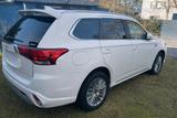 Mitsubishi Outlander 2.4 MIVEC PLUG-IN HYBRID 4WD Basis...